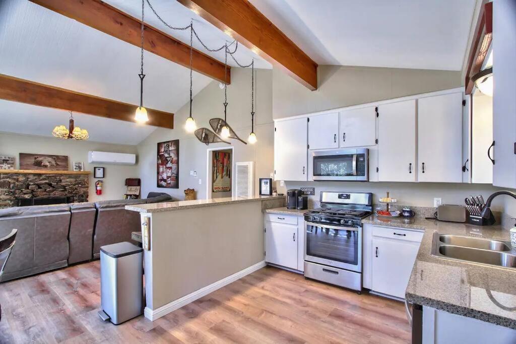 Chalet Monterey W/Hot Tub - Big Decks/Bbq Villa Big Bear Lake Exterior photo